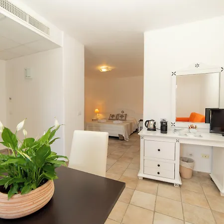 Gh Diana سانتا تيريزا غالّورا